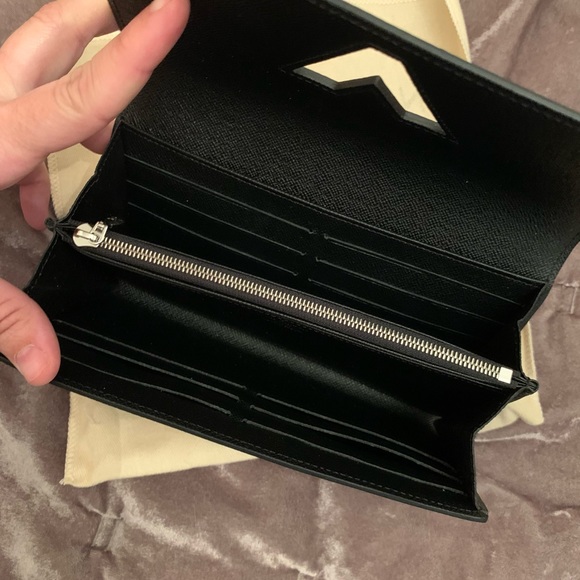 Louis Vuitton Epi Leather Wallet - Picture 4 of 4